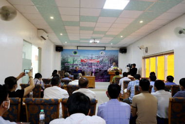 Anh hoi thao voi