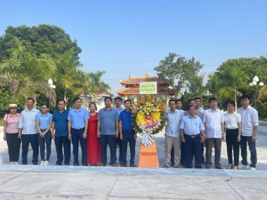 BQL Khu BTTN Pù Huống tổ chức dâng hương, dâng hoa ngày thương binh liệt sỹ 27/7