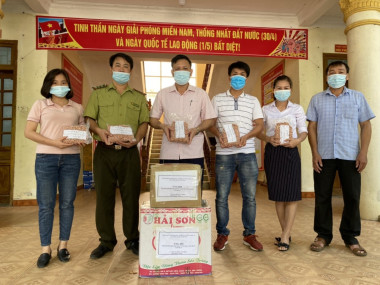 Công đoàn cơ sở BQL Khu BTTN Pù Huống chung tay đẩy mạnh các phong trào thi đua yêu nước và xây dựng cơ quan văn hóa, xanh, sạch, đẹp