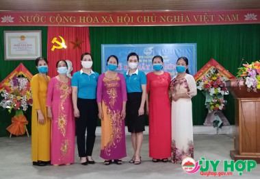 Phụ nữ Quỳ Hợp ra mắt mô hình "Tập hợp thu hút hội viên phụ nữ cao tuổi trí thức"