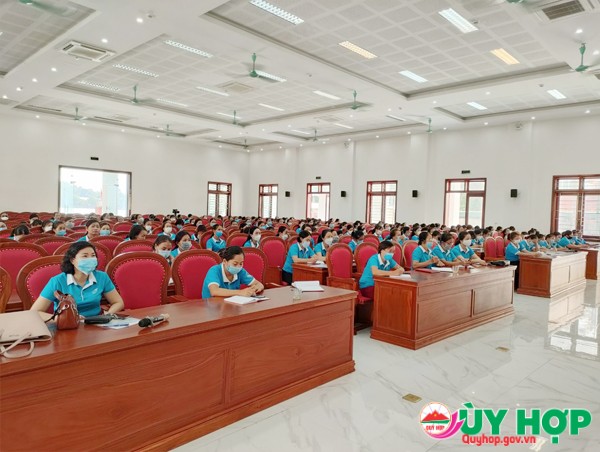 Quỳ Hợp bồi dưỡng lý luận chính trị và nghiệp vụ công tác Hội Phụ nữ năm 2021.